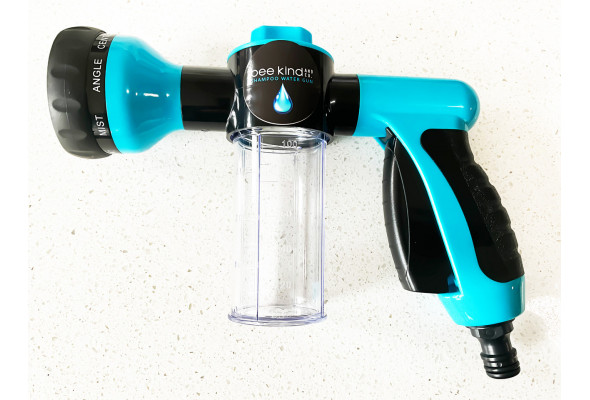 Bee Kind Equine Shampoo Water Gun