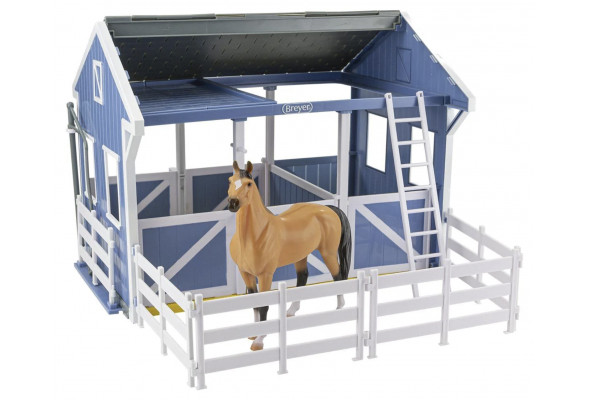 Breyer Deluxe Country Stable w/Horse&Wsh