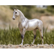Breyer Pearly Grey Trakehner