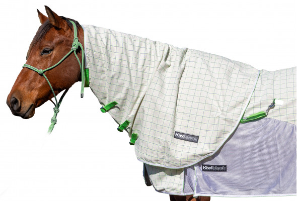 Kiwiblack Crossover Neck Rug
